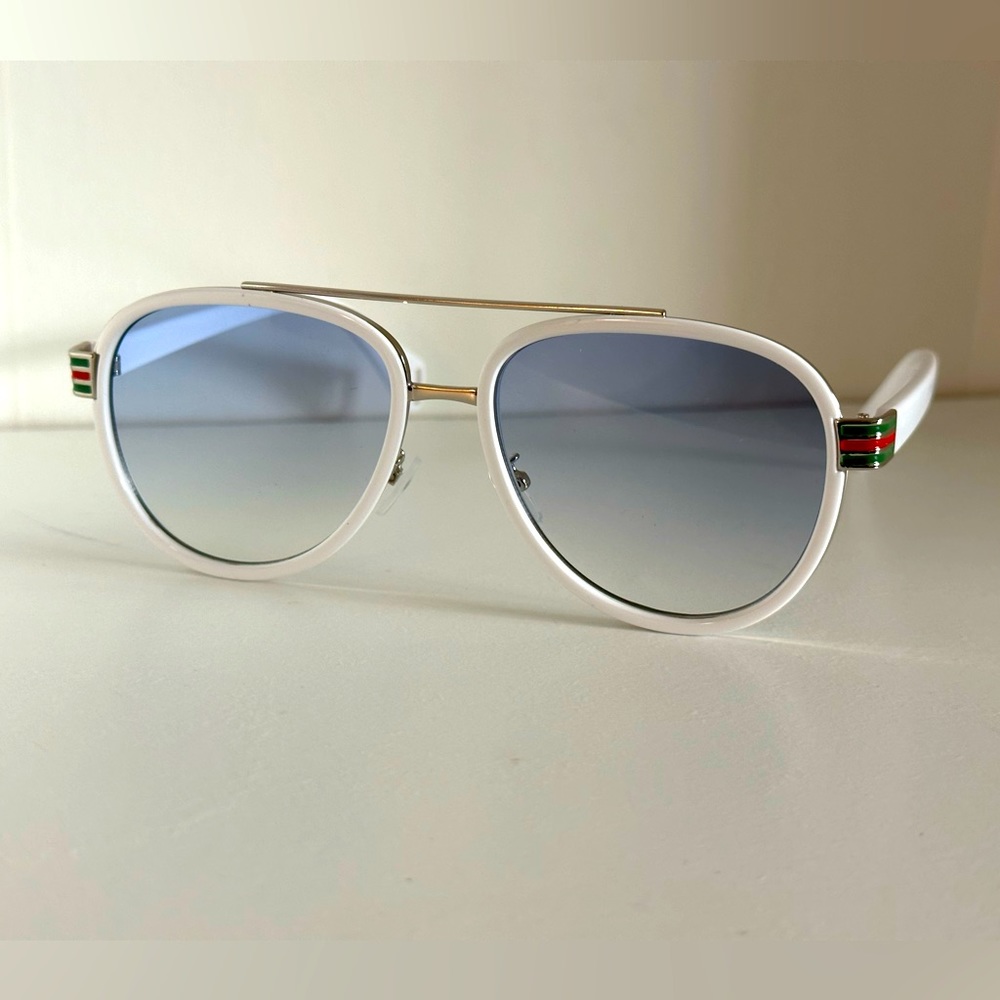 ‼️SOLD‼️Aviator shaped Sunglasses